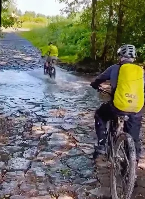 2026-06--MTB-Tour-Tag3-Furtpassage, es wird von unten nass-kl038  (Bild vergr&ouml;&szlig;ern)