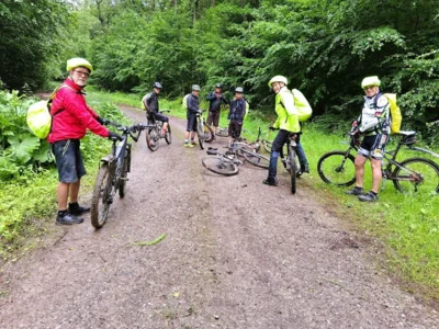 2026-06--MTB-Tour-Tag3 -Zum Schluss wird es zum wieder ein echter Waldweg-kl025  (Bild vergr&ouml;&szlig;ern)