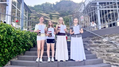 Die M&auml;dchengruppe aus den Klassen 9b und 9c freute sich &uuml;ber einen 2. Landespreis  (Bild vergr&ouml;&szlig;ern)