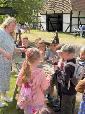 image012  (Bild vergr&ouml;&szlig;ern)