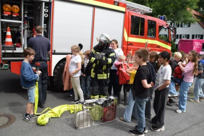 Foto des Albums: Besuch bei der Feuerwehr in Lünern