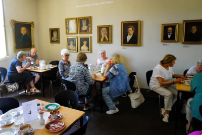 Foto des Albums: Seniorenwoche: Bibliothek im Kontor