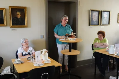 Foto des Albums: Seniorenwoche: Bibliothek im Kontor