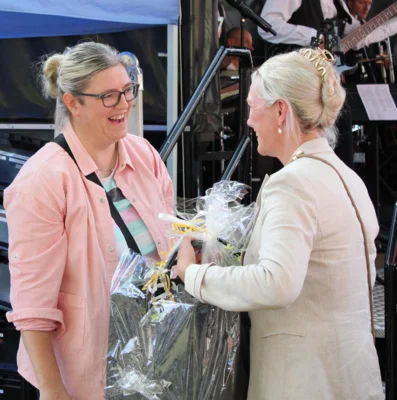 Die Reihe der Gratulanten und Danksagenden war lang. Unter anderem bedankte sich auch die Vitzenburger Ortsb&uuml;rgermeisterin Ute Rohlfing.  (Bild vergr&ouml;&szlig;ern)