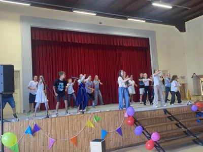 Foto des Albums: Letzter Schultag & Verabschiedung der Klasse 4