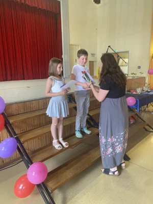 Foto des Albums: Letzter Schultag & Verabschiedung der Klasse 4