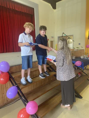 Foto des Albums: Letzter Schultag & Verabschiedung der Klasse 4