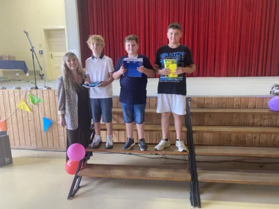 Foto des Albums: Letzter Schultag & Verabschiedung der Klasse 4