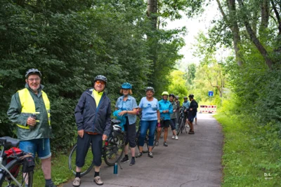 RAD-WANDERGRUPPE  (Bild vergr&ouml;&szlig;ern)