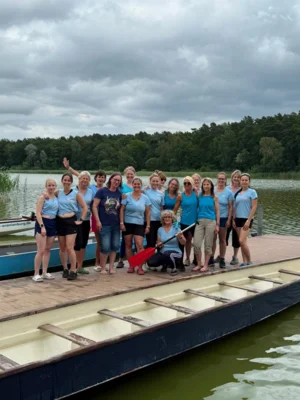 2. Platz: Himmelblaue Wasserdrachen  (Bild vergr&ouml;&szlig;ern)