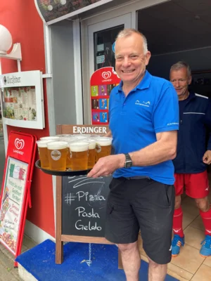 Bier und flei&szlig;ige Gastro und  (Bild vergr&ouml;&szlig;ern)