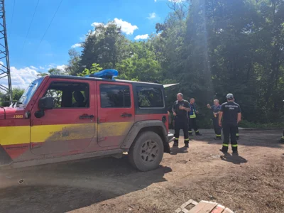 Jeep  (Bild vergr&ouml;&szlig;ern)