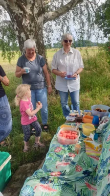 Foto des Albums: 2026-06-30 LandFrauen Uetze: Radle ma(h)l - Radtour zur LandFrauen-Bank nach Dollbergen mit Mitbring-Picknick
