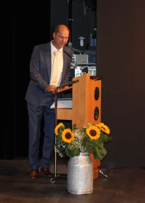 Foto des Albums: Zeugnisausgabe für den Jahrgang 2026