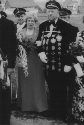 50j&auml;hriges Jubil&auml;umsk&ouml;nigspaar Josef M&uuml;tze & Toni M&uuml;tze  (Bild vergr&ouml;&szlig;ern)