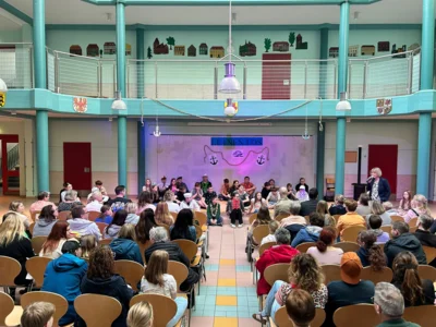 Fotoalbum Leinen los! Jahrgang 7 bringt Musical auf die Bühne