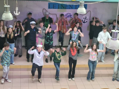 Foto des Albums: Leinen los! Jahrgang 7 bringt Musical auf die Bühne