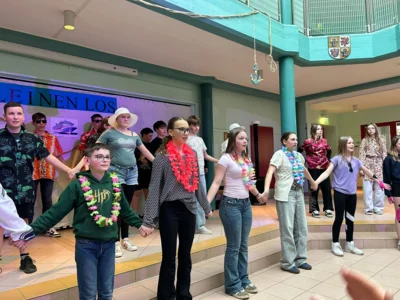 Foto des Albums: Leinen los! Jahrgang 7 bringt Musical auf die Bühne