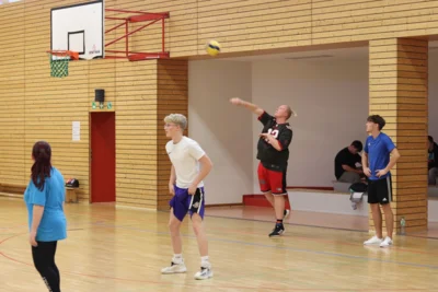 Foto des Albums: Weihnachts-Volleyball-Turnier