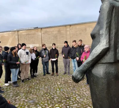 Foto des Albums: Eine Exkursion, die zum Nachdenken anregt