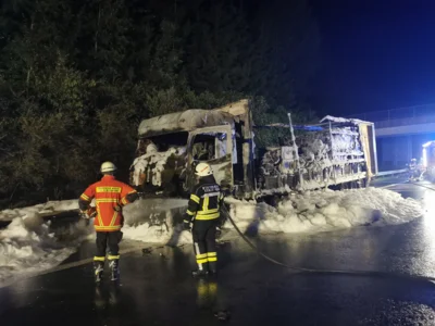 Foto des Albums: Brand LKW, A72 vor Hof/Nord am 08.07.26