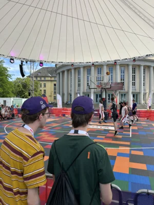 Beim 3 x 3 Basketball  (Bild vergr&ouml;&szlig;ern)
