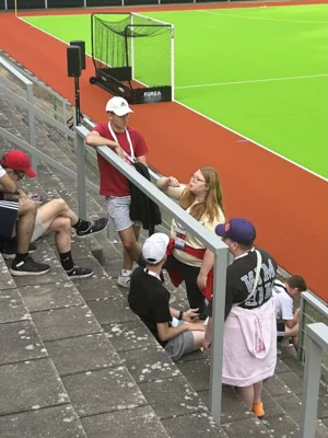 Freundschaft kn&uuml;pfen  (Bild vergr&ouml;&szlig;ern)