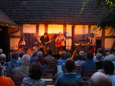 Foto des Albums: RUSTED DREAM MACHINE aus Leipzig heizt den Pfarrhof ein und begeistert das Publikum