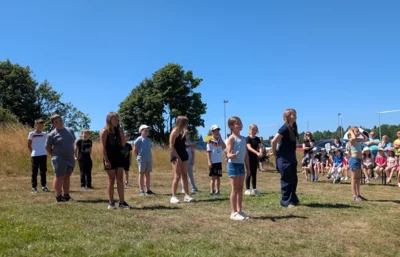 Foto des Albums: Sport, Spiel und Spaß: Grundschule Nordhalben feiert mit dem FC Nordhalben