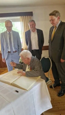 2026-07-08-16-56-20 3  (Bild vergr&ouml;&szlig;ern)