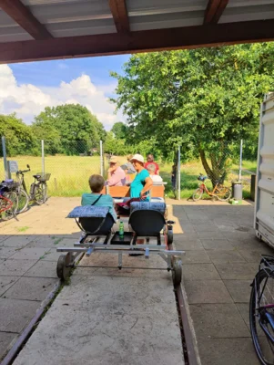 Foto des Albums: Draisinenfahrt - Haltung und Bewegung