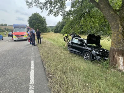 Foto des Albums: EINSATZ BR2 PKW-Brand nach VU (Elektrofahrzeug)