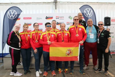 Das spanische Team  (Bild vergr&ouml;&szlig;ern)