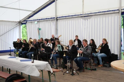 Er&ouml;ffnungsabend mit Begleitung des Musikzuges der FFW Langelsheim  (Bild vergr&ouml;&szlig;ern)