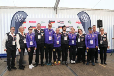 Team IDECUP und Team Spanien  (Bild vergr&ouml;&szlig;ern)