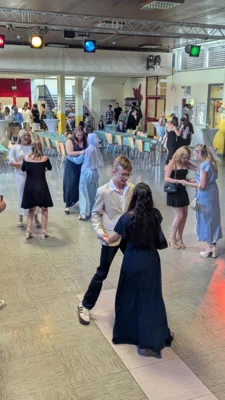 Foto des Albums: Abendball