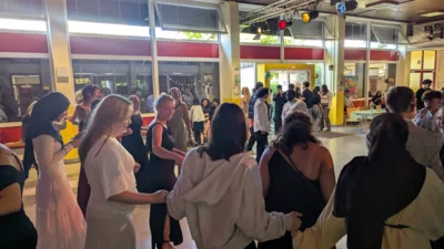 Foto des Albums: Abendball
