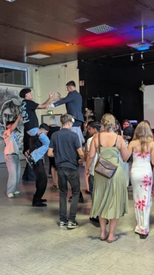 Foto des Albums: Abendball