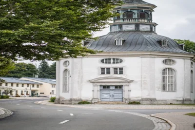 Kammweg Erzgebirge Vogtland Carlsfeld Kirche Foto TVE Dennis Stratmann (513)-kleiner  (Bild vergr&ouml;&szlig;ern)