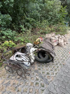 Foto des Albums: 4. CleanUp am Parkplatz Hahnenstraße