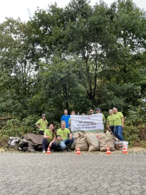 Foto des Albums: 4. CleanUp am Parkplatz Hahnenstraße