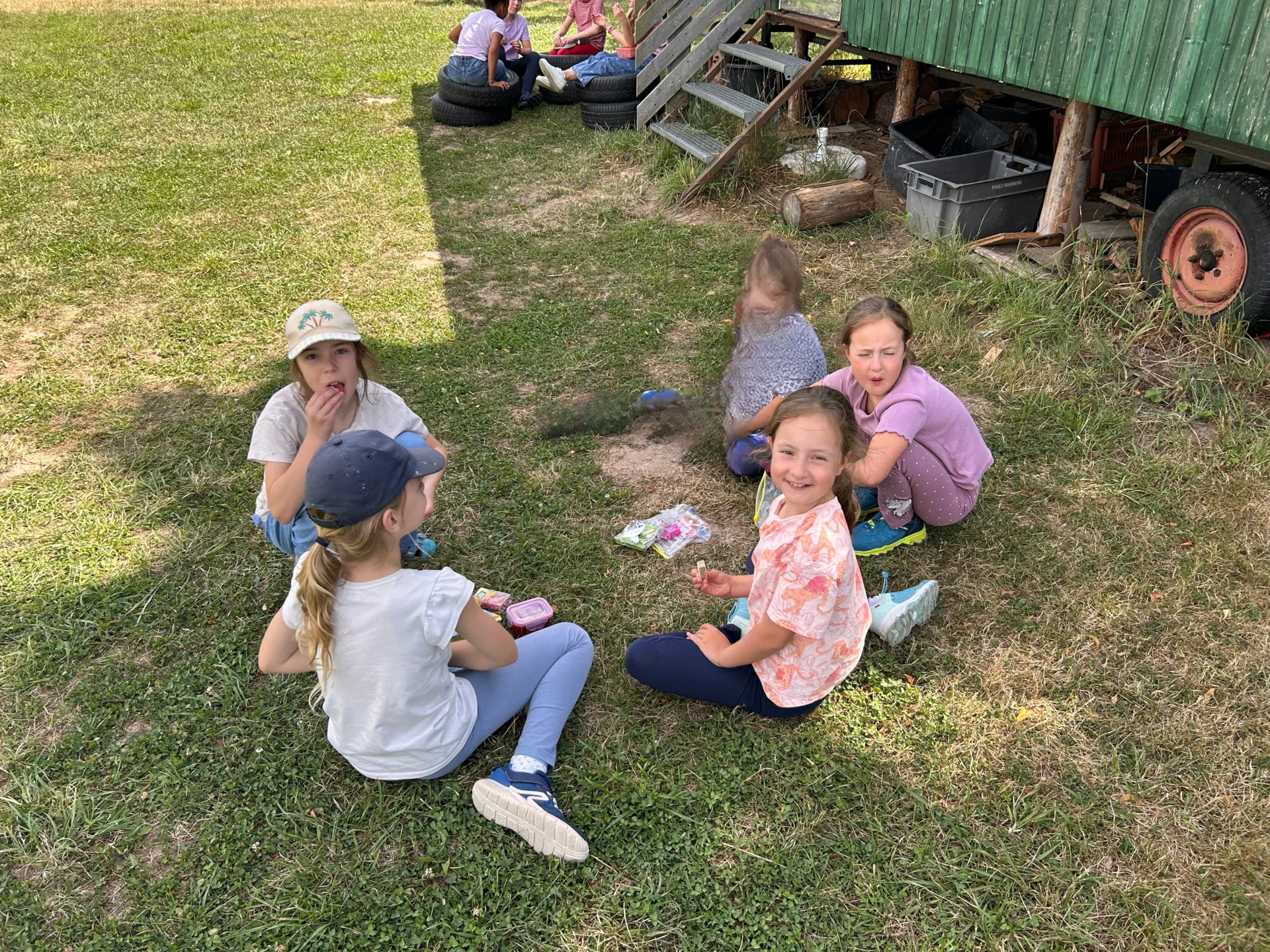 Bild: Picknick mit Gummibärchen