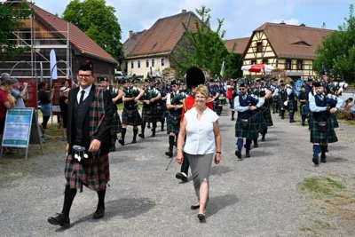 Einmarsch-Er&ouml;ffnung-4838-Foto-Thomas-Kube  (Bild vergr&ouml;&szlig;ern)