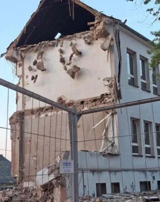 Foto des Albums: Abriss Altbau