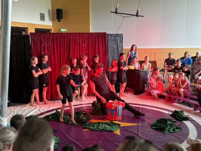 Foto des Albums: Zirkusaufführung Crazy Monkey