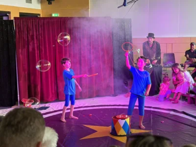 Foto des Albums: Zirkusaufführung Crazy Monkey
