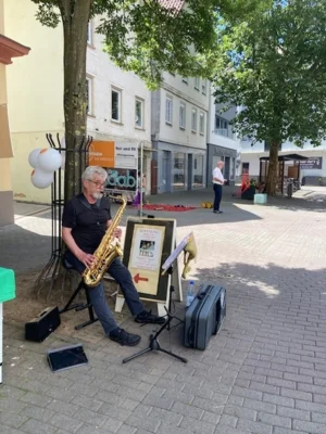 Hier wird Saxophon ge&uuml;bt  (Bild vergr&ouml;&szlig;ern)