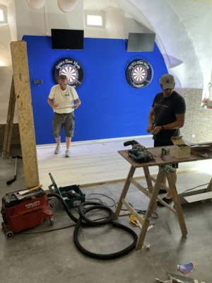 Foto des Albums: Steel-Dart Wall Aufbau