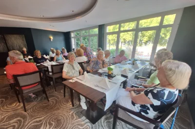 Abendessen im Hotel  (Bild vergr&ouml;&szlig;ern)