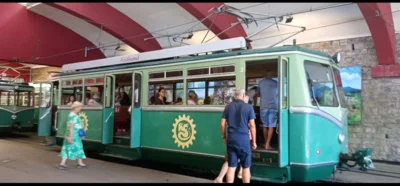Fahrt mit der Drachenbahn auf den Drachenfels  (Bild vergr&ouml;&szlig;ern)